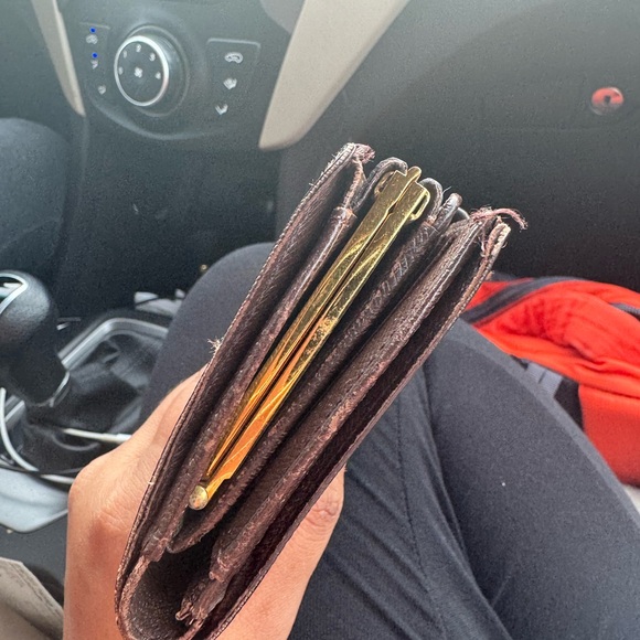 Louis Vuitton Wallet Authentic - Picture 4 of 6